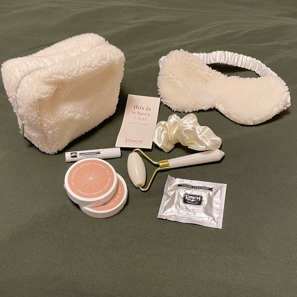 Pinch Provisions Wind Down Kit Sleep Set with Eye Mask and Pouch - Picture 4 of 6
